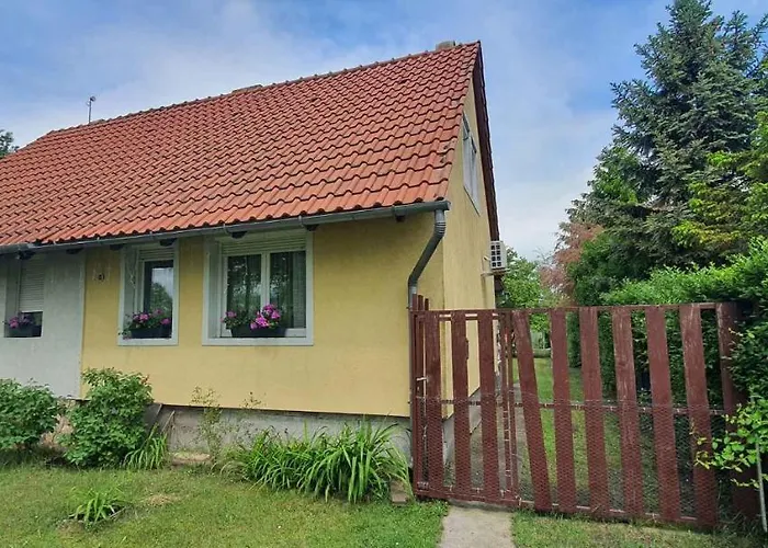 - Balaton 26709 別荘 バラトンフェニヴェシュ