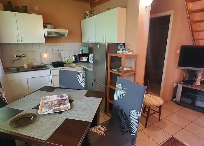 - Balaton 26709 Balatonfenyves